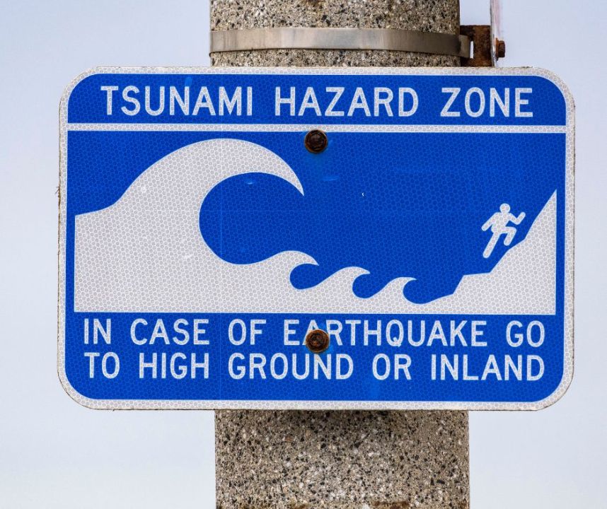 8.0M earthquake in Russia prompts tsunami watch for Hawaii