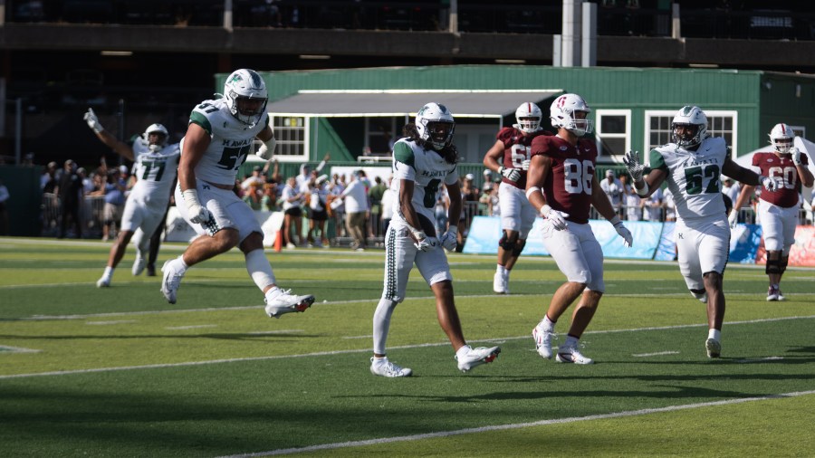 Mendiola-Jensen leads UH defense against Arizona on Saturday