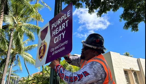 ‘Purple Heart City’ signs debut across Oahu