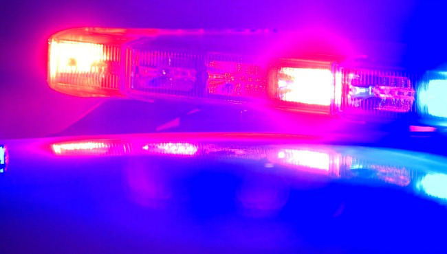 Woman in critical condition after crash in Waianae