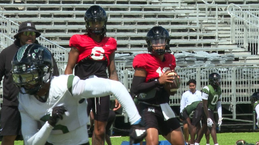 UH football opens game week practices ahead of Stanford
