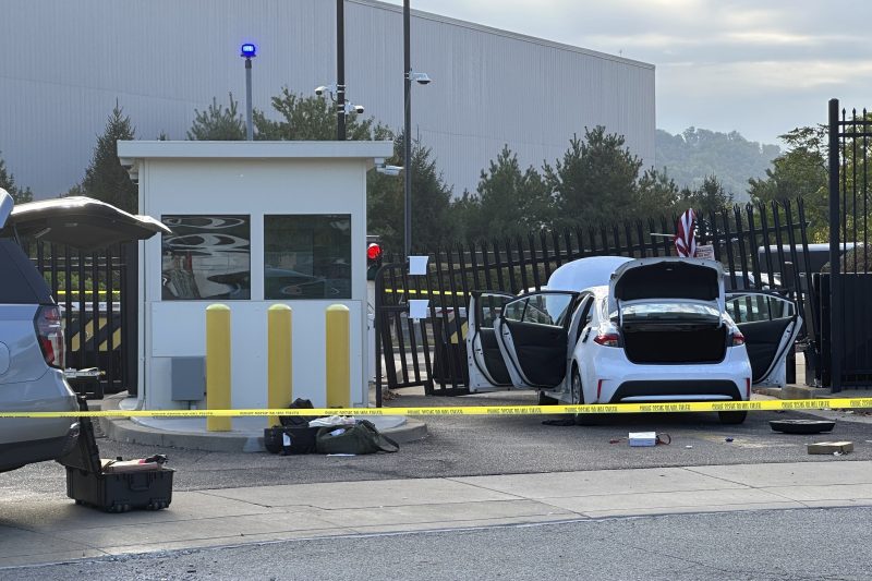 Suspect in custody after car rams into FBI building gate in Pittsburgh