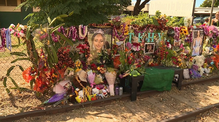 ‘She was so confident in herself’: Loved ones remember 19-year-old killed on her way to work