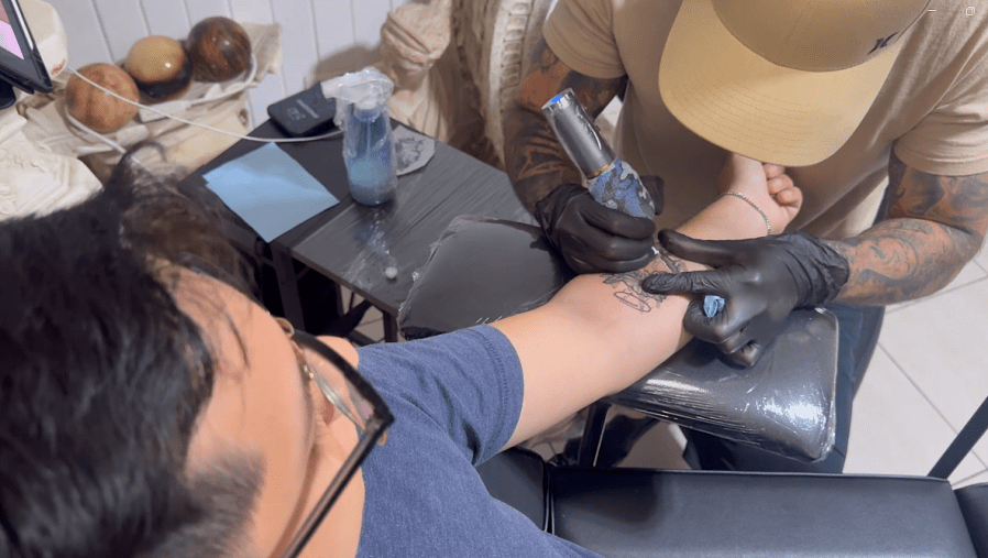 A new form of tourism: US residents seek tattoos in Mexico