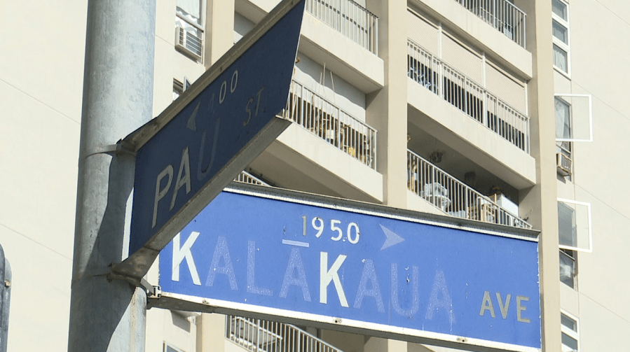 Two separate hit-and-runs kill two men on Oʻahu