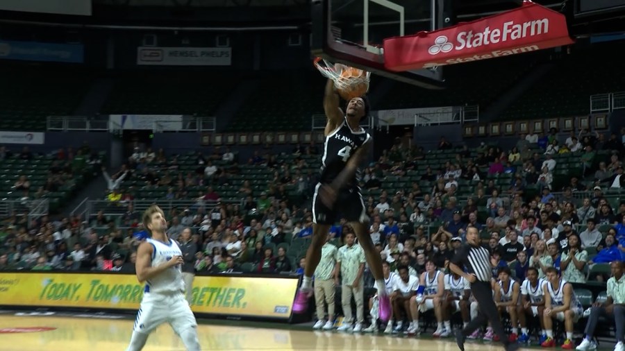 Hawaii & Chaminade battle in exhibition match