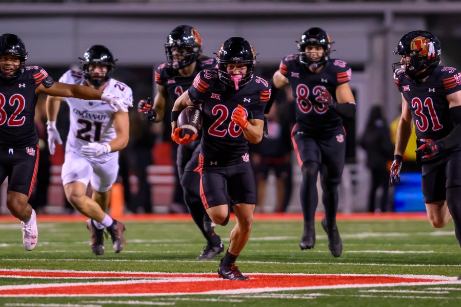 Hawaiʻi native, Carvalho’s first NCAA career touchdown in Week 10 victory