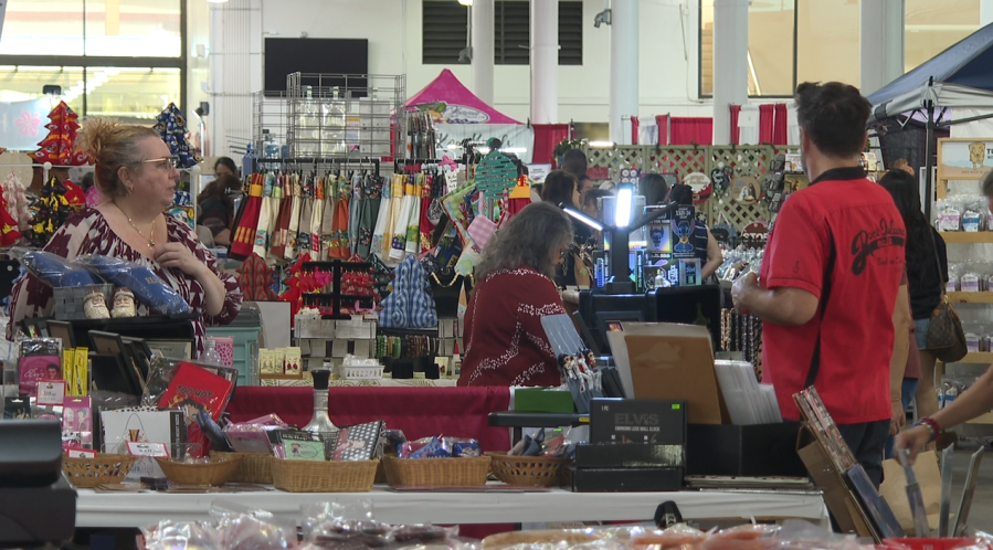 Holiday Craft Fair kicks off at Blaisdell Exhibition Hall